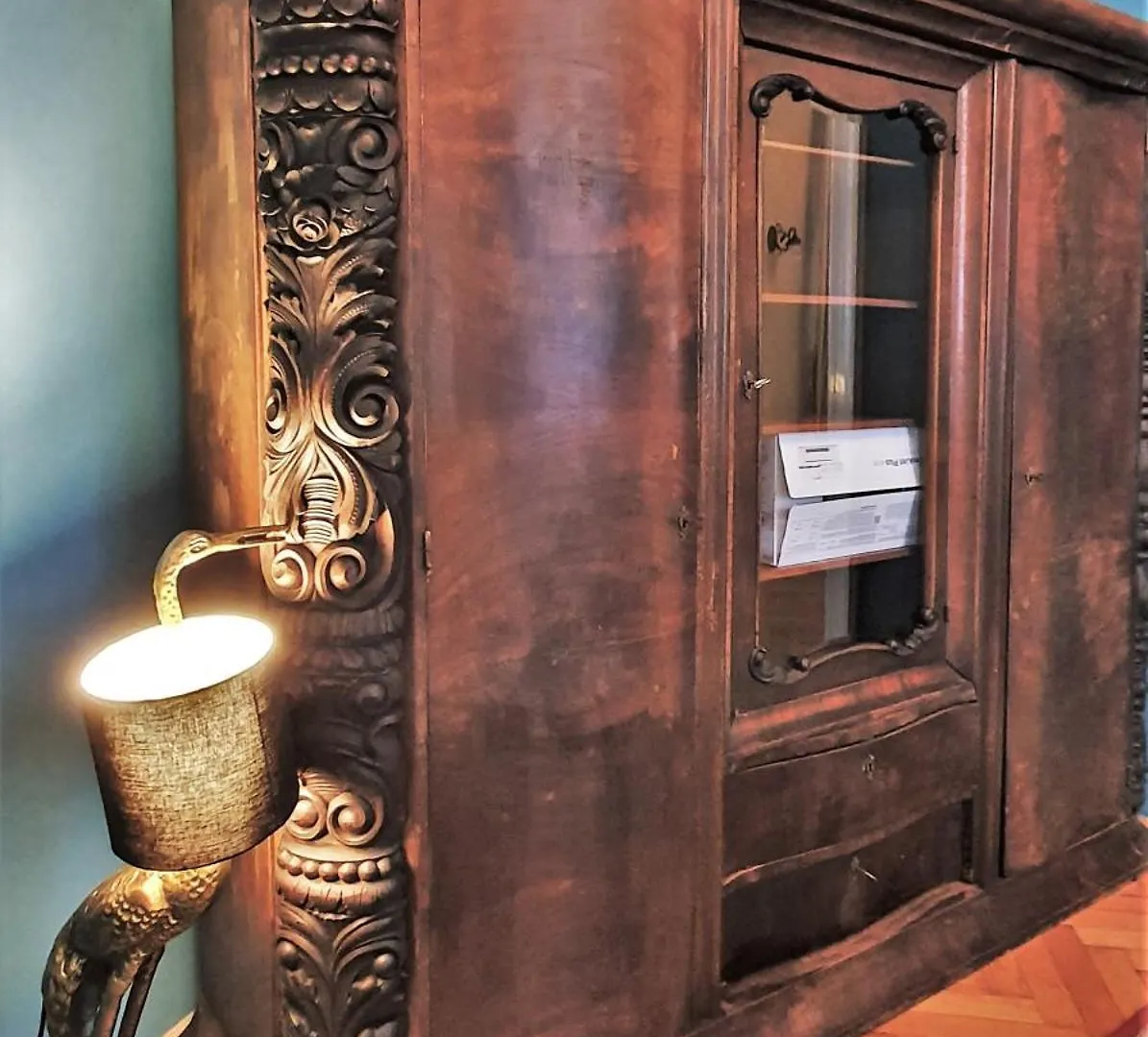 R64 - Classy & Spacious Home Near Villa District 0*, Budapest Hungary