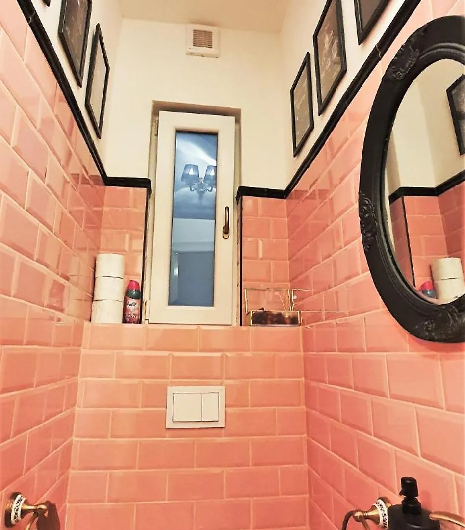 Apartment R64 - Classy & Spacious Home Near Villa District Hungary