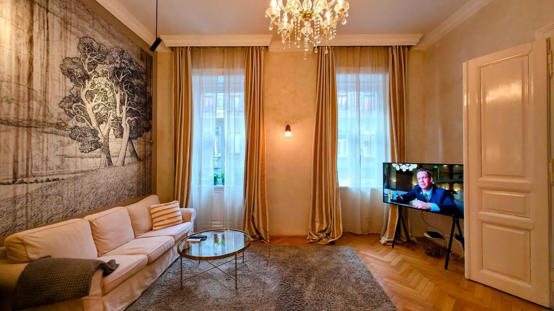 Rb64 - Classy & Spacious Home Near Villa District location