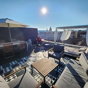 Cloud Gozsdu Apartman